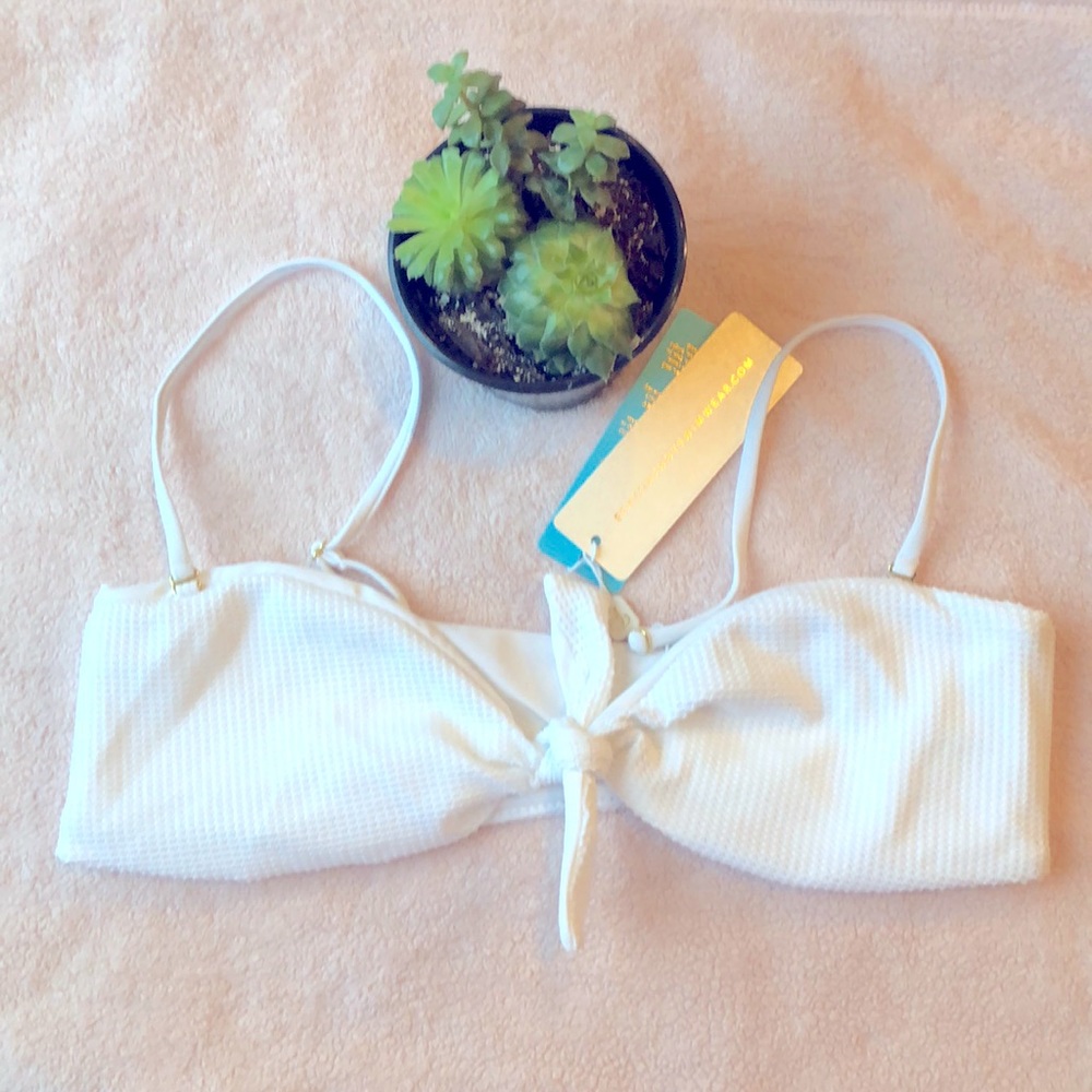 NWT Beach 🏝️ bunny 🐰 white swimsuit top - Picture 4 of 10